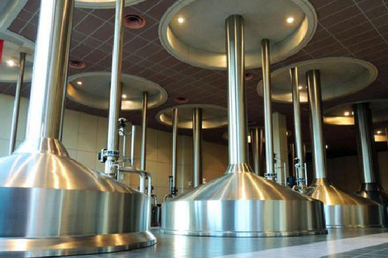 1521615695975939.jpg 啤酒生产车间.jpg